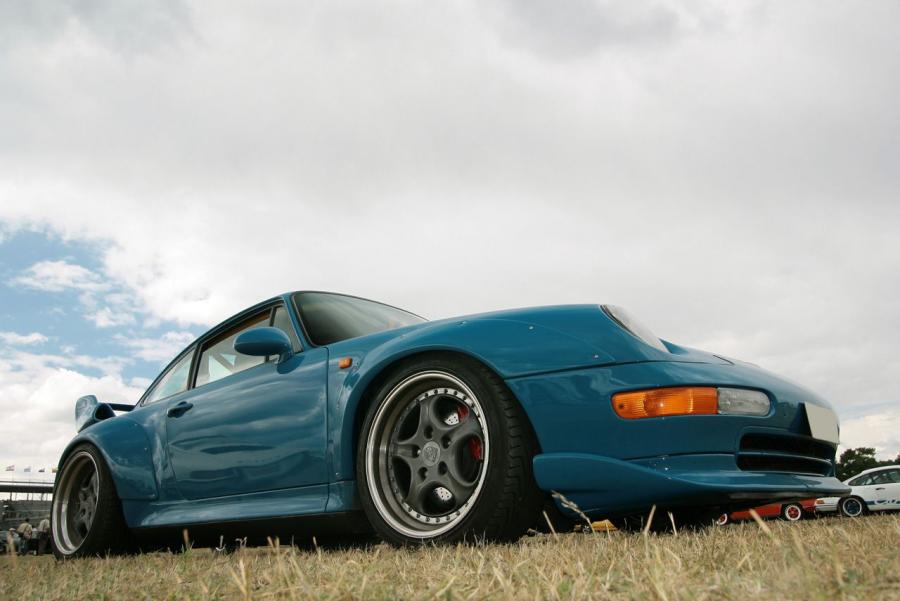  Porsche 911 GT2 1995 года  (фото 9 из 26)